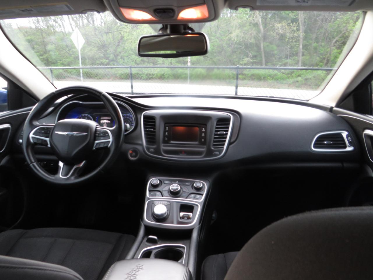 Chrysler 200 4dr Sdn Limited FWD 2015