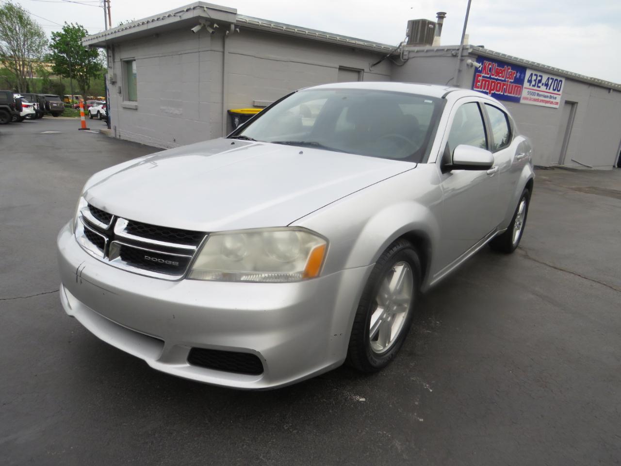 Dodge Avenger 4dr Sdn SXT 2012