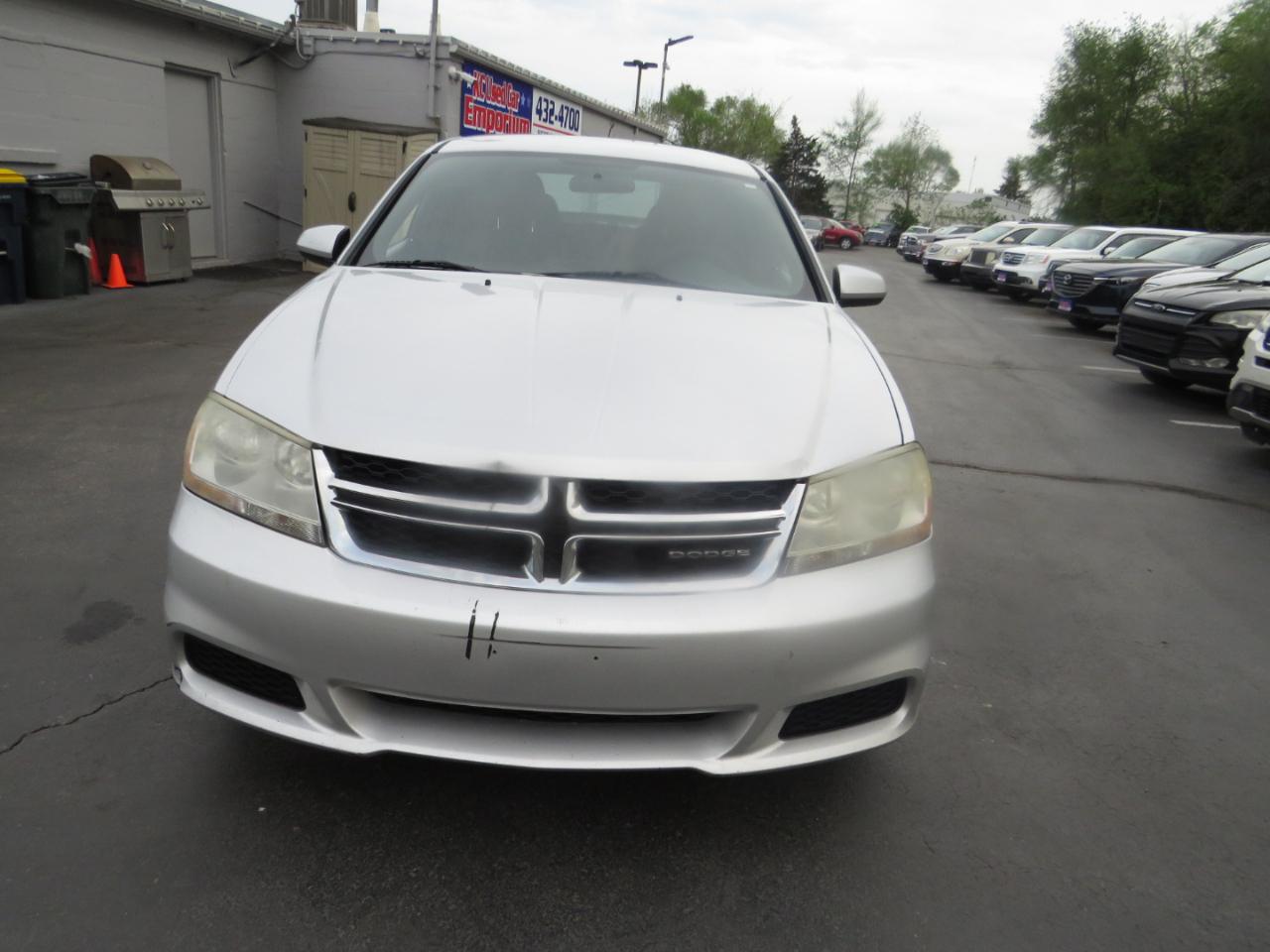 Dodge Avenger 4dr Sdn SXT 2012