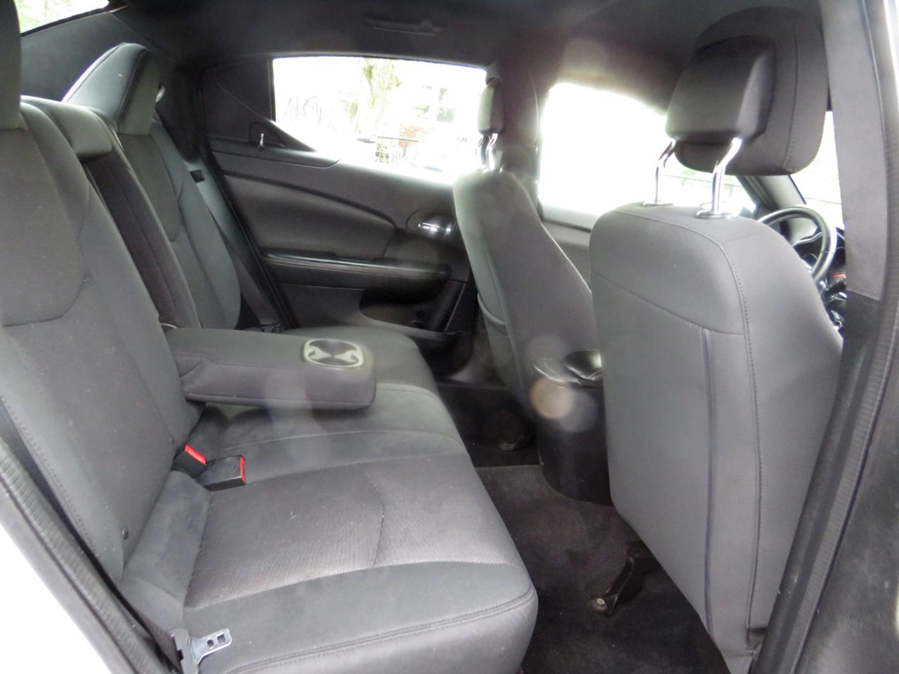 Dodge Avenger 4dr Sdn SXT 2012