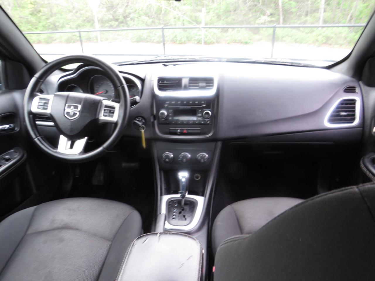 Dodge Avenger 4dr Sdn SXT 2012