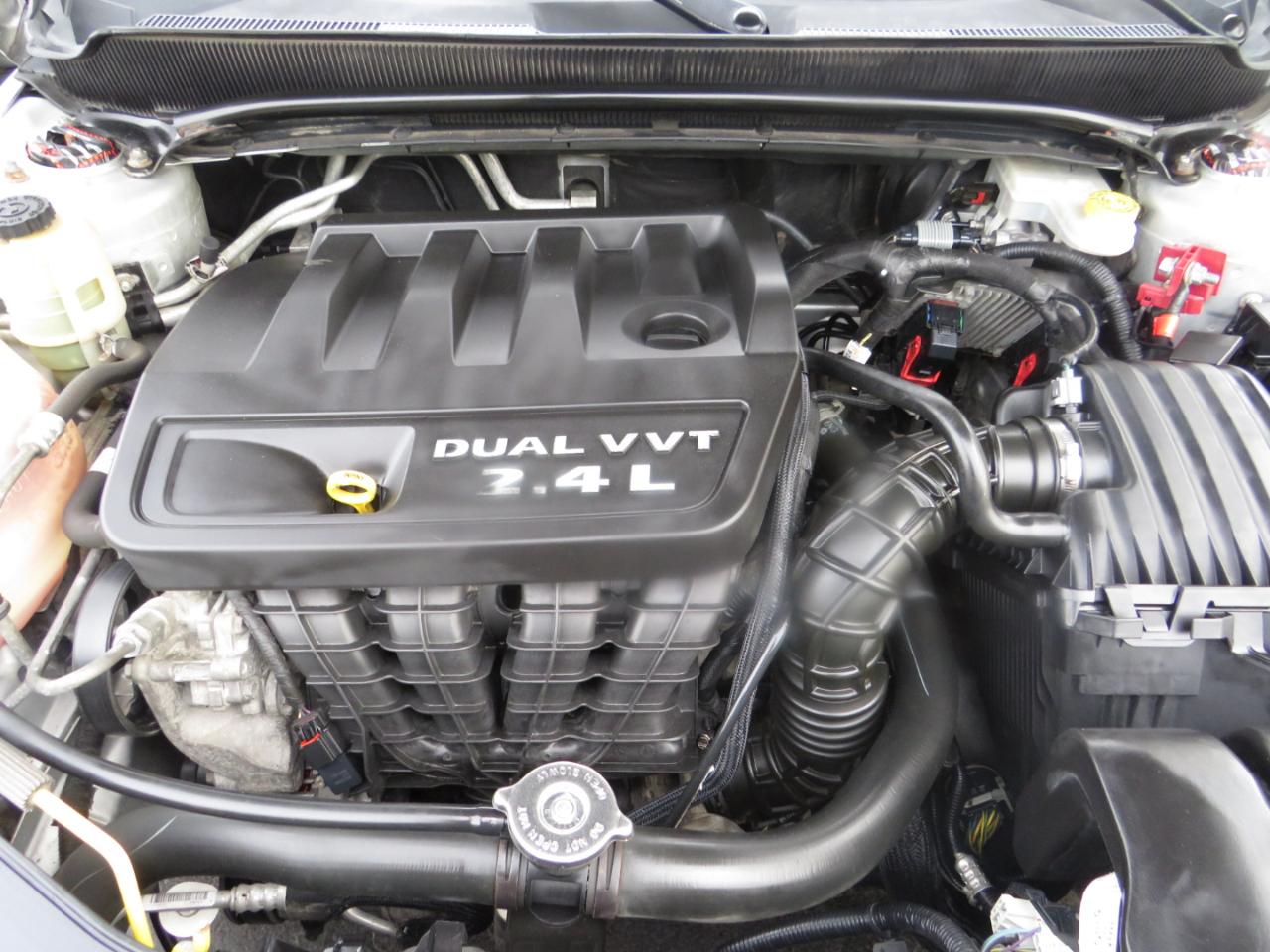 Dodge Avenger 4dr Sdn SXT 2012