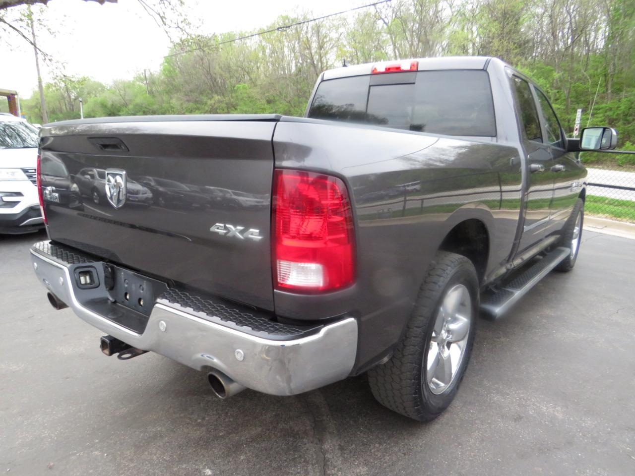 RAM 1500 Big Horn 4x4 Quad Cab 6'4" Box 2017