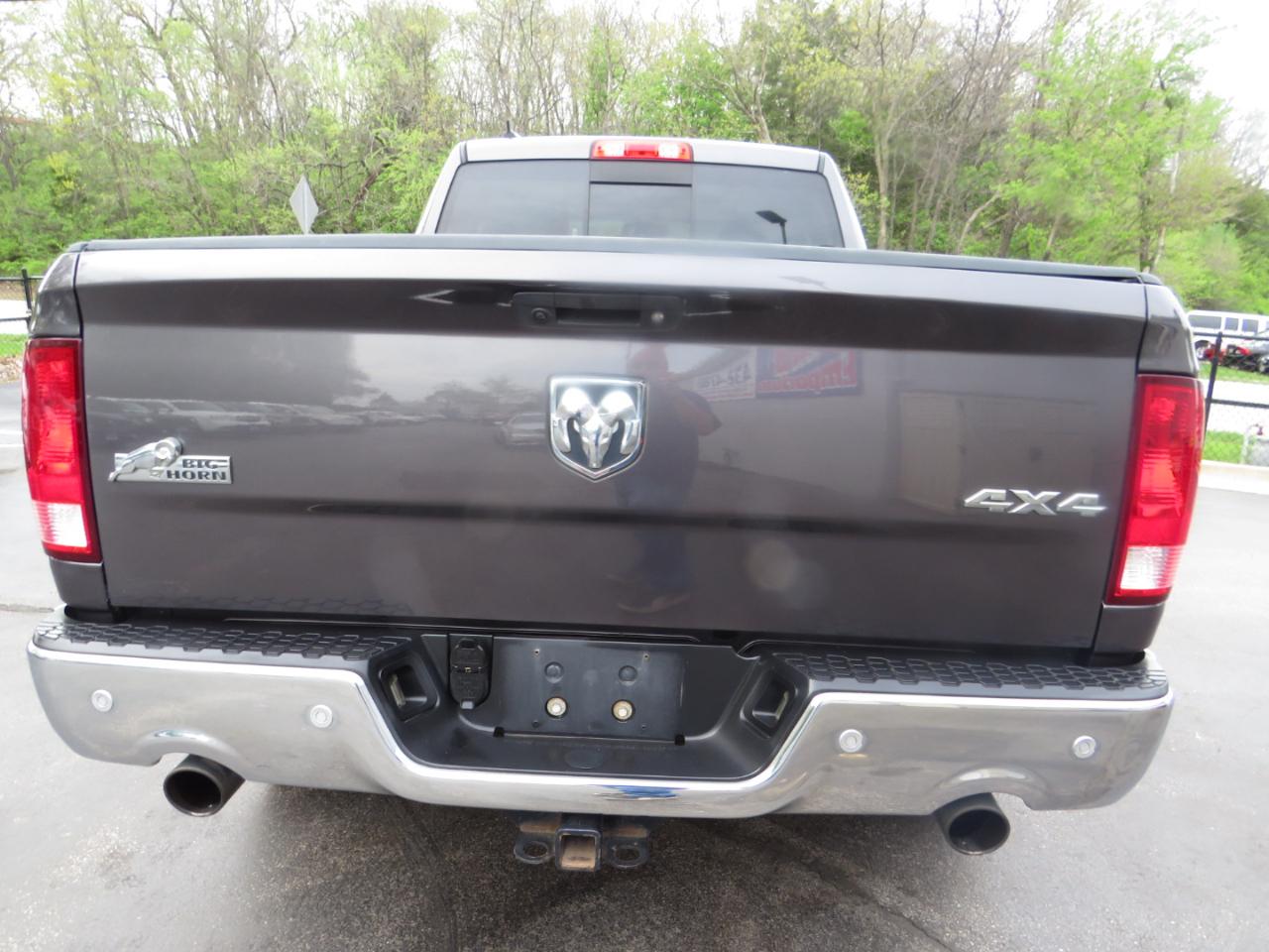RAM 1500 Big Horn 4x4 Quad Cab 6'4" Box 2017