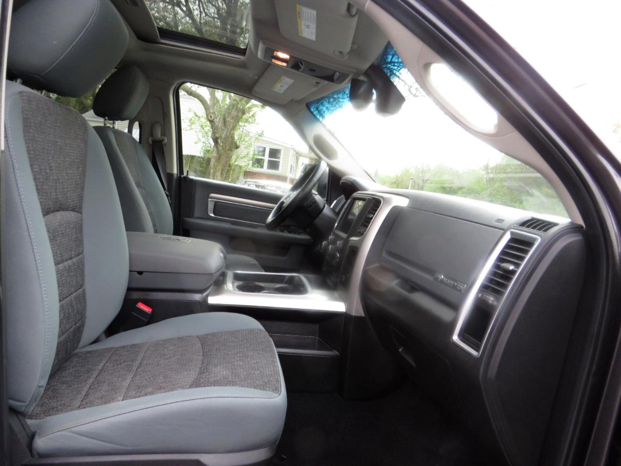 RAM 1500 Big Horn 4x4 Quad Cab 6'4" Box 2017