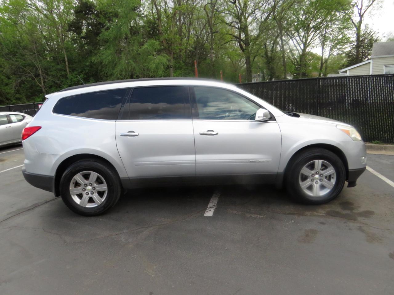 Chevrolet Traverse AWD 4dr LT w/2LT 2009