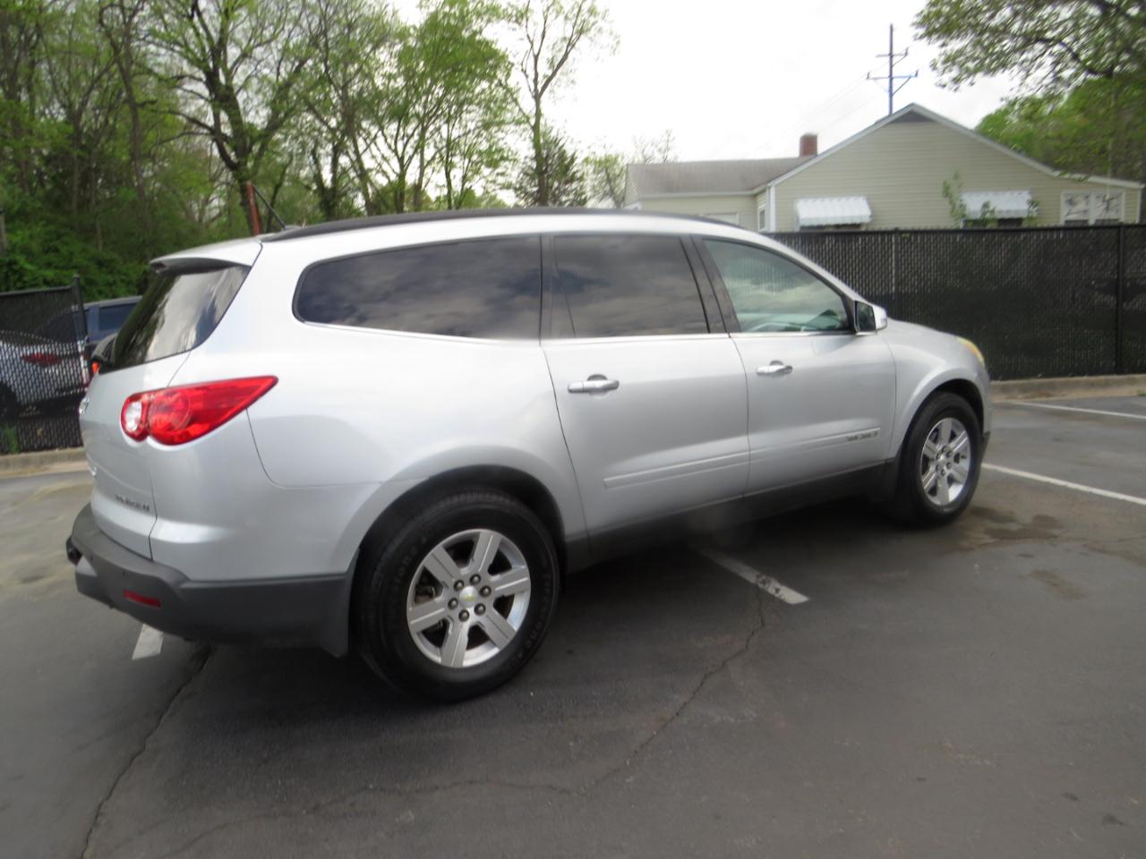 Chevrolet Traverse AWD 4dr LT w/2LT 2009