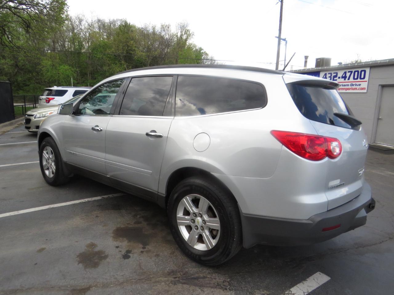 Chevrolet Traverse AWD 4dr LT w/2LT 2009