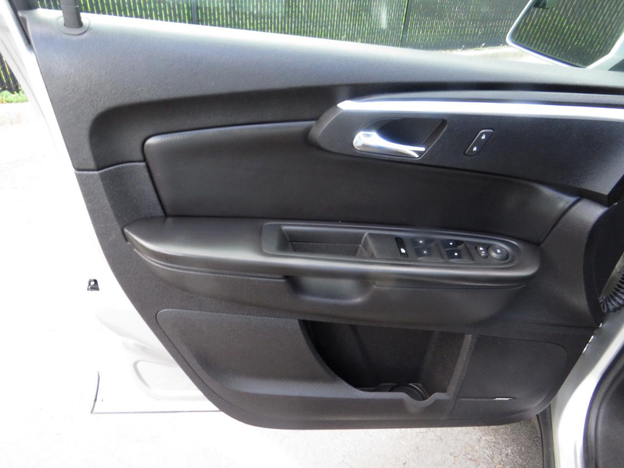 Chevrolet Traverse AWD 4dr LT w/2LT 2009