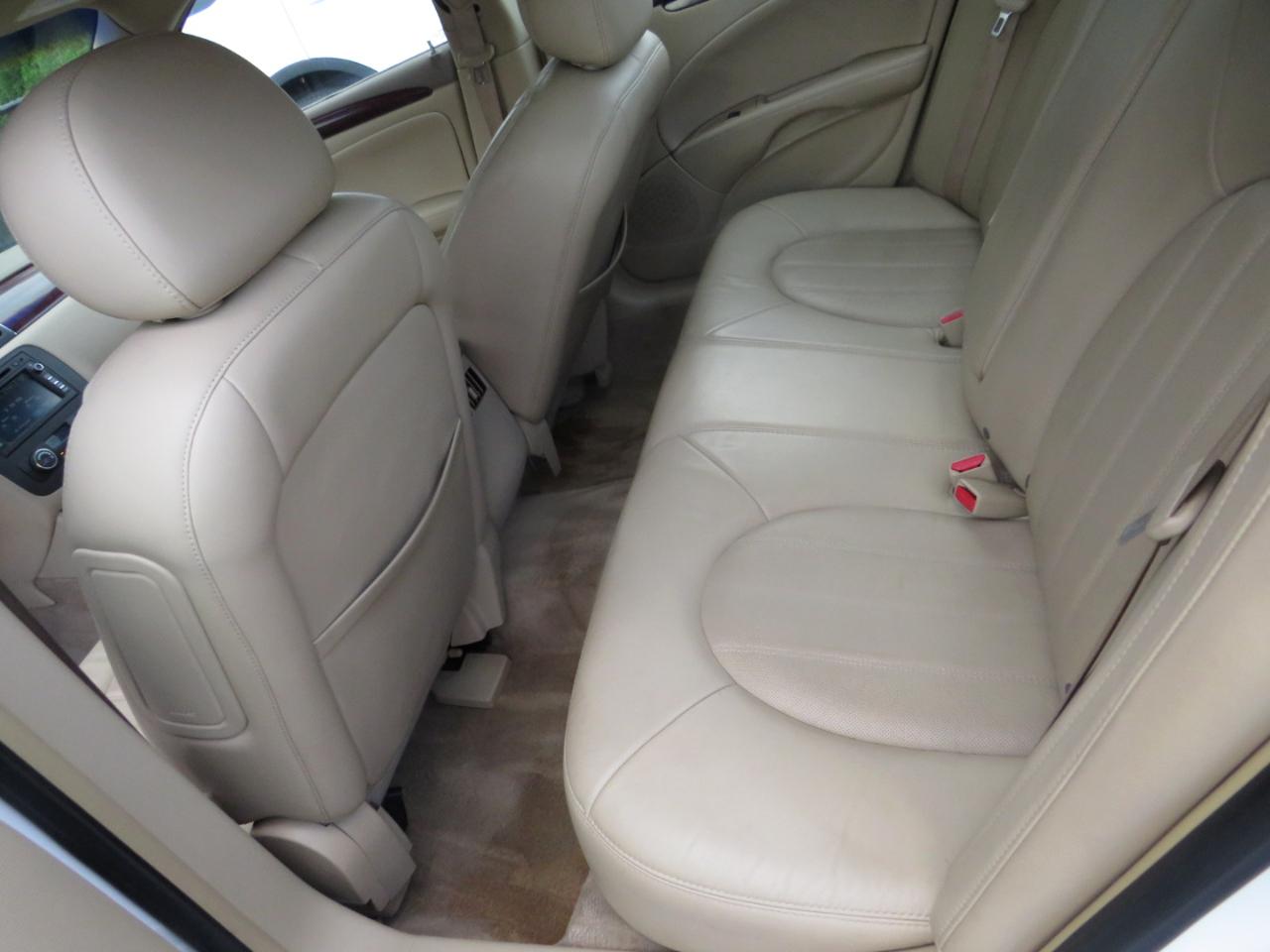 Buick Lucerne 4dr Sdn CXS 2006