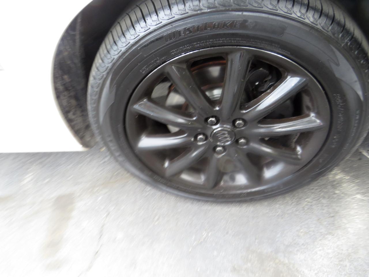 Buick Lucerne 4dr Sdn CXS 2006