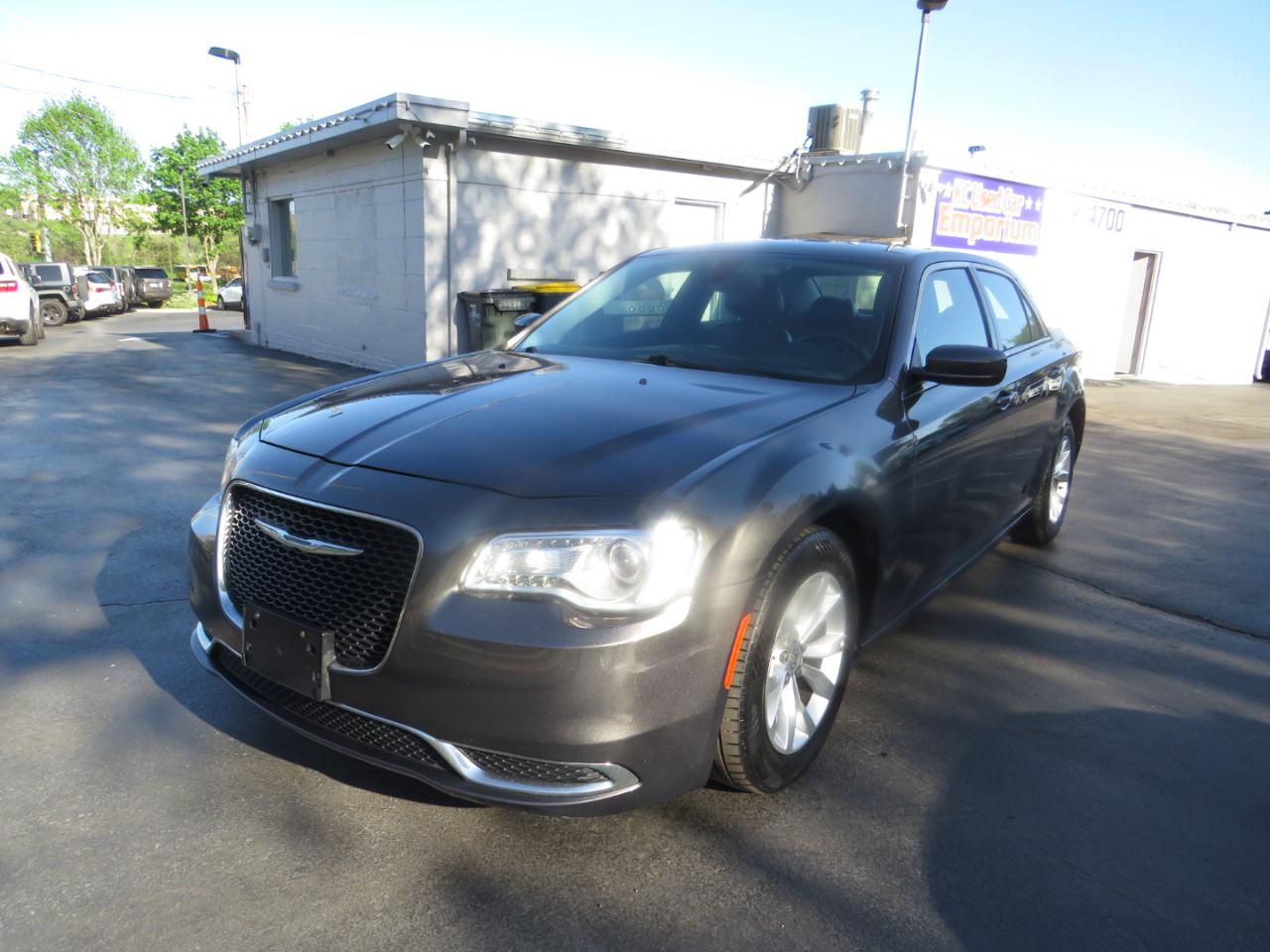Chrysler 300 4dr Sdn Limited RWD 2015