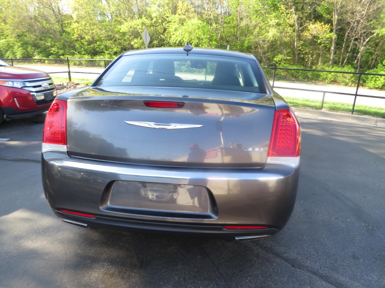 Chrysler 300 4dr Sdn Limited RWD 2015
