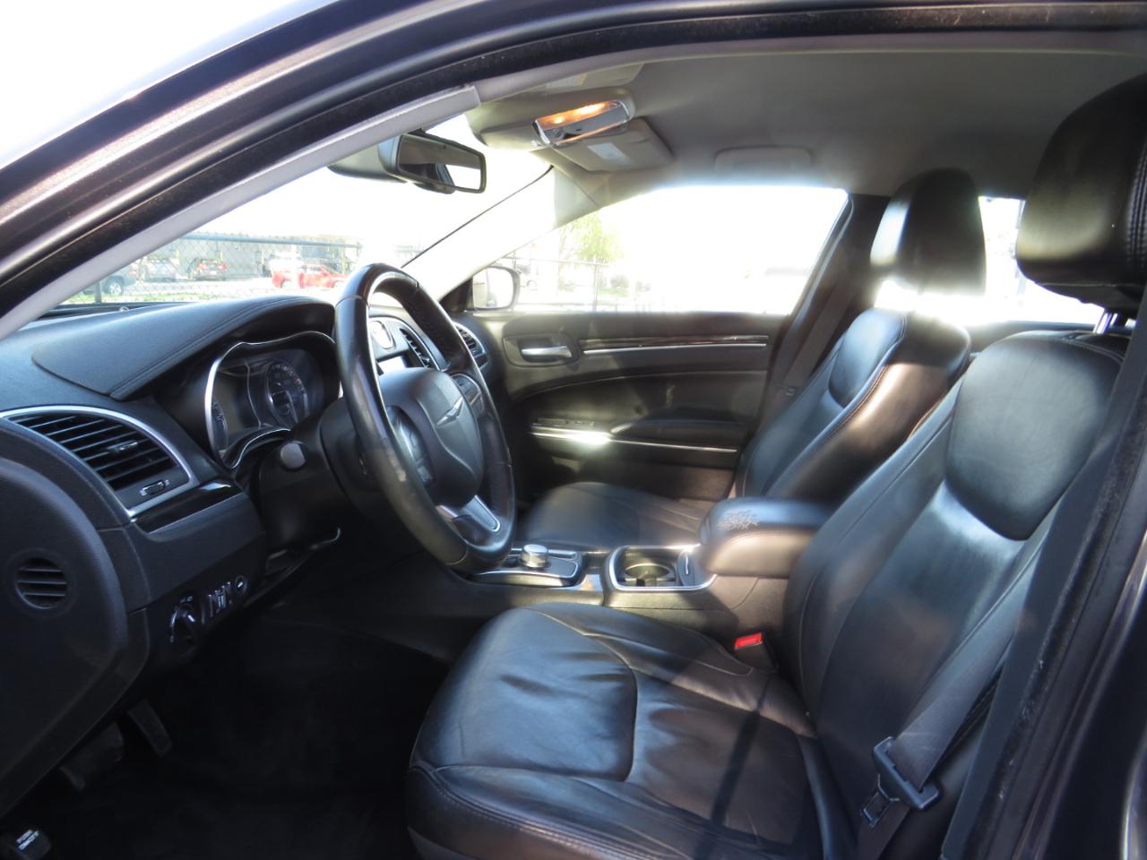 Chrysler 300 4dr Sdn Limited RWD 2015