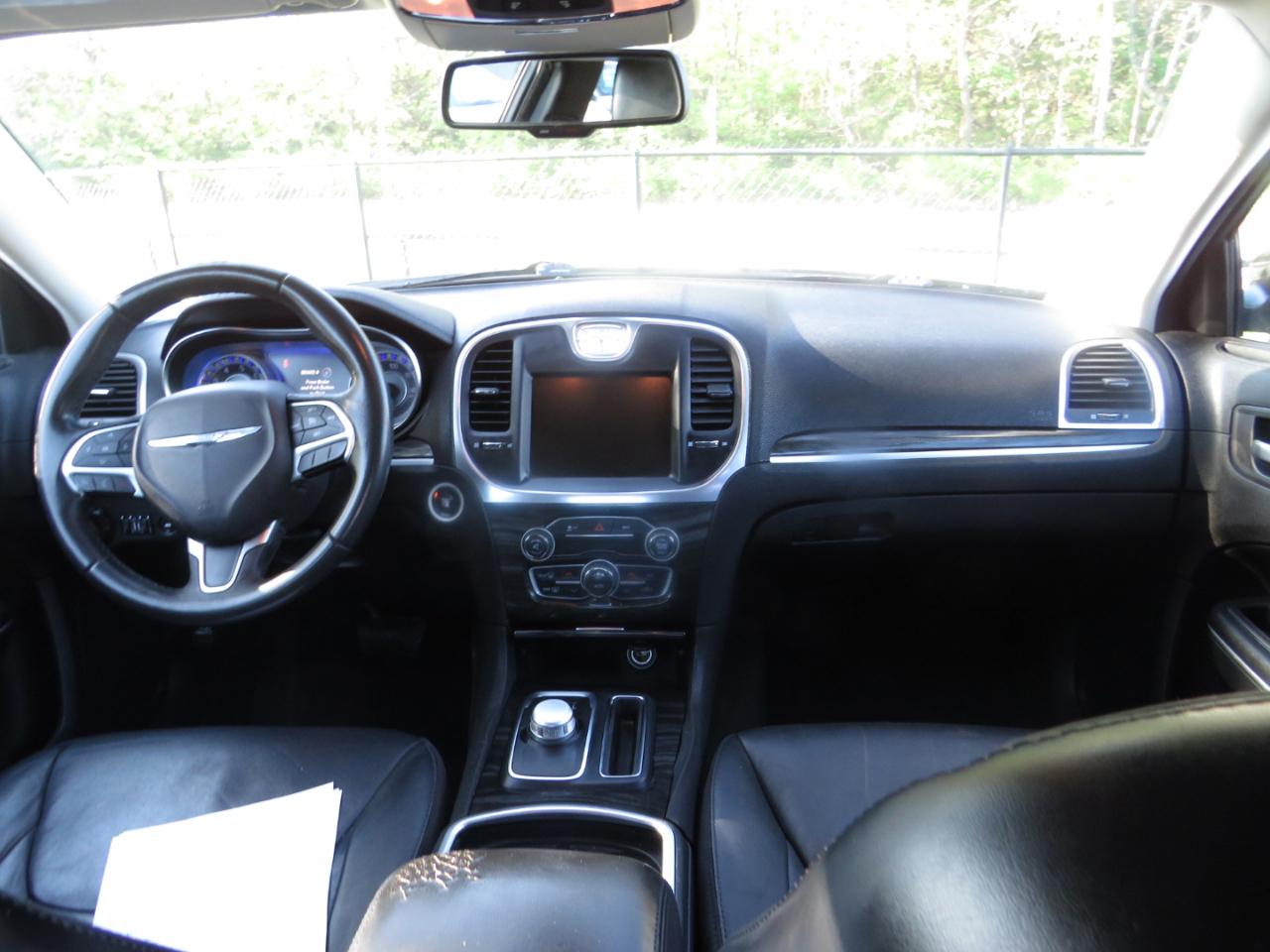 Chrysler 300 4dr Sdn Limited RWD 2015