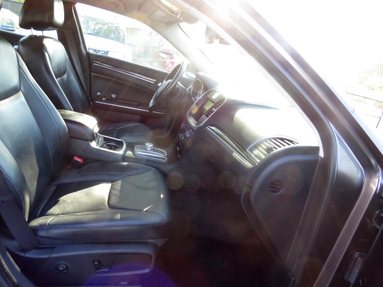 Chrysler 300 4dr Sdn Limited RWD 2015