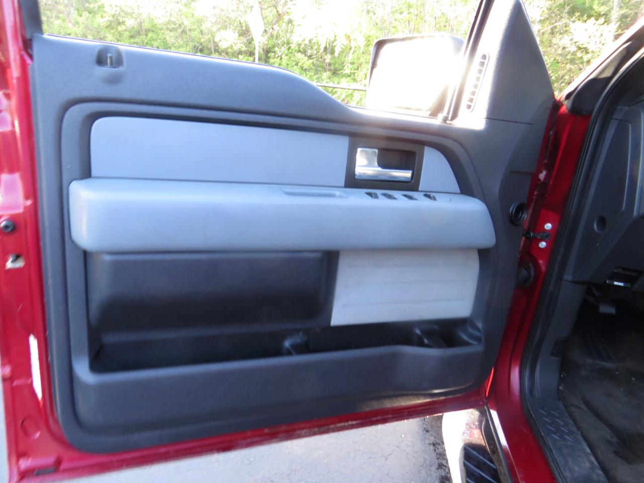 Ford F-150 4WD SuperCrew 145" King Ranch 2013