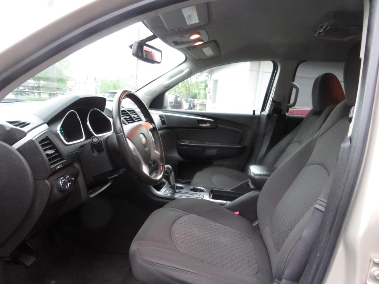 Chevrolet Traverse FWD 4dr LT w/1LT 2012