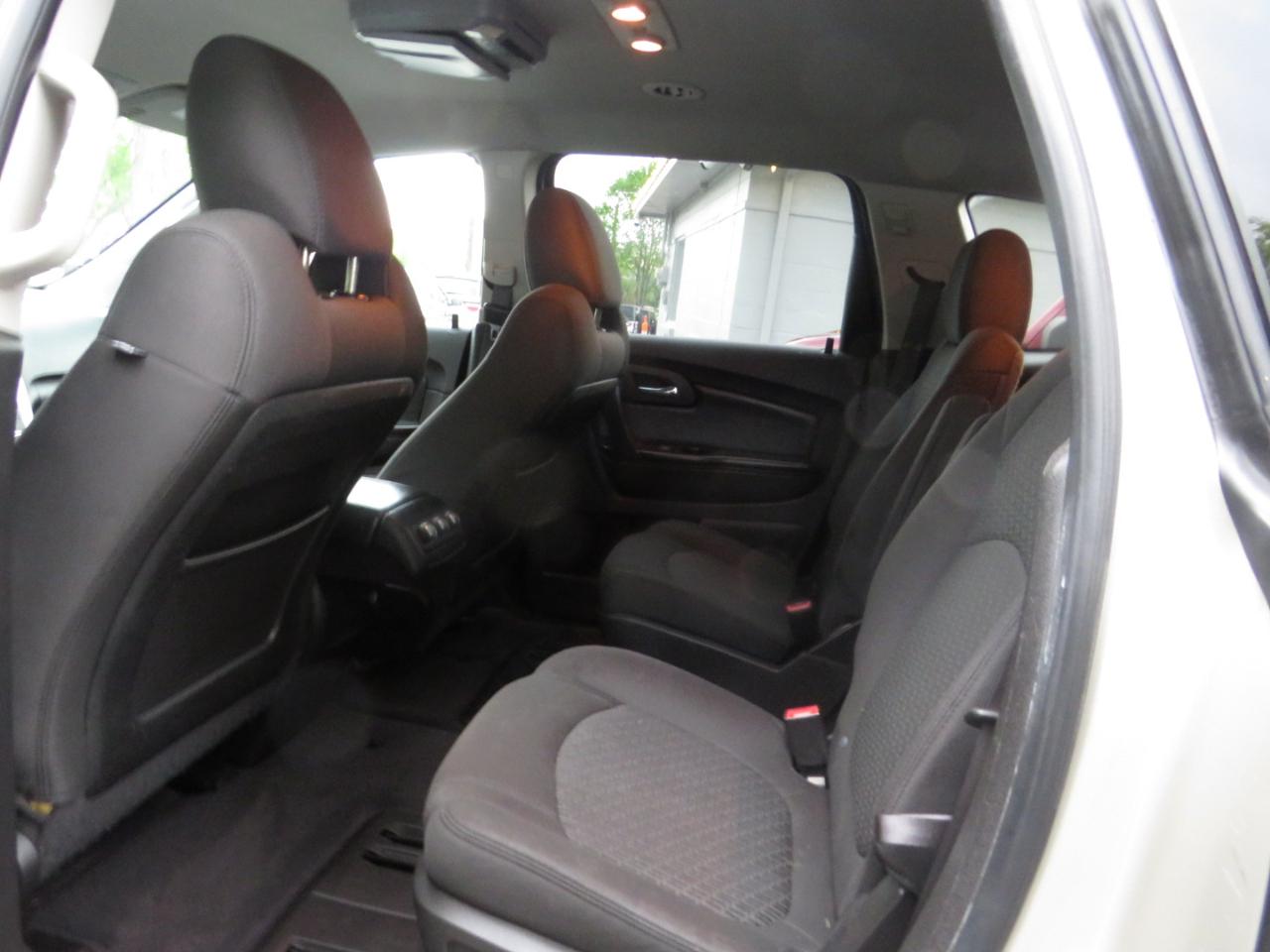 Chevrolet Traverse FWD 4dr LT w/1LT 2012