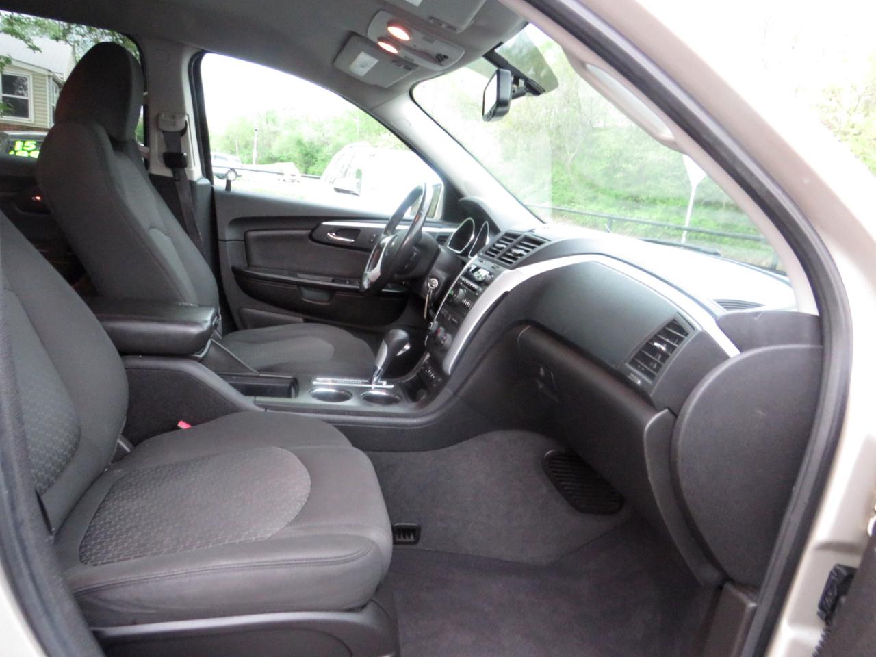 Chevrolet Traverse FWD 4dr LT w/1LT 2012