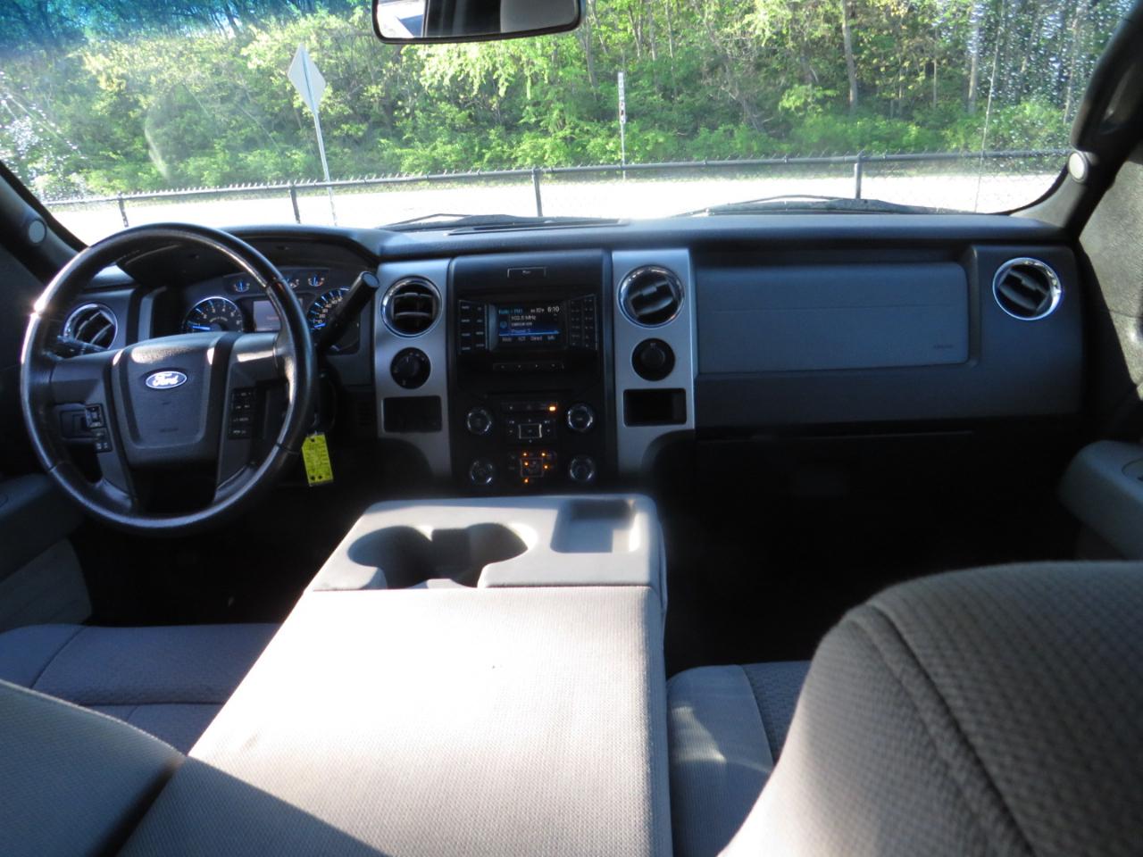 Ford F-150 4WD SuperCrew 145" Lariat 2016