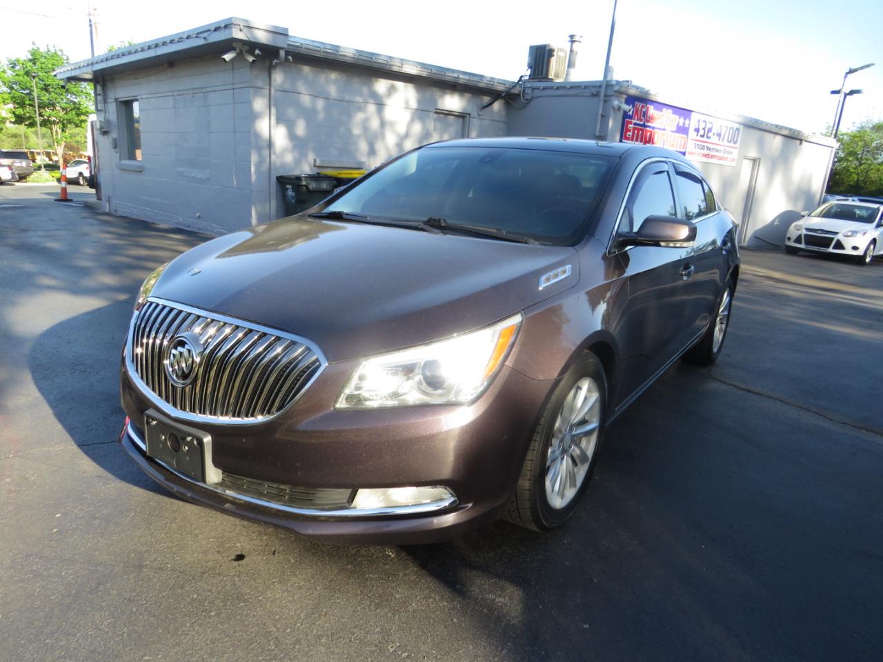Buick LaCrosse 4dr Sdn Leather FWD 2015