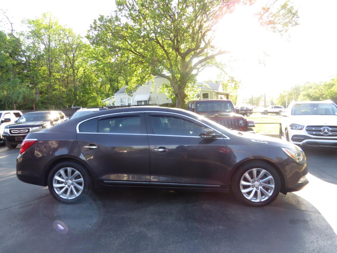 Buick LaCrosse 4dr Sdn Leather FWD 2015