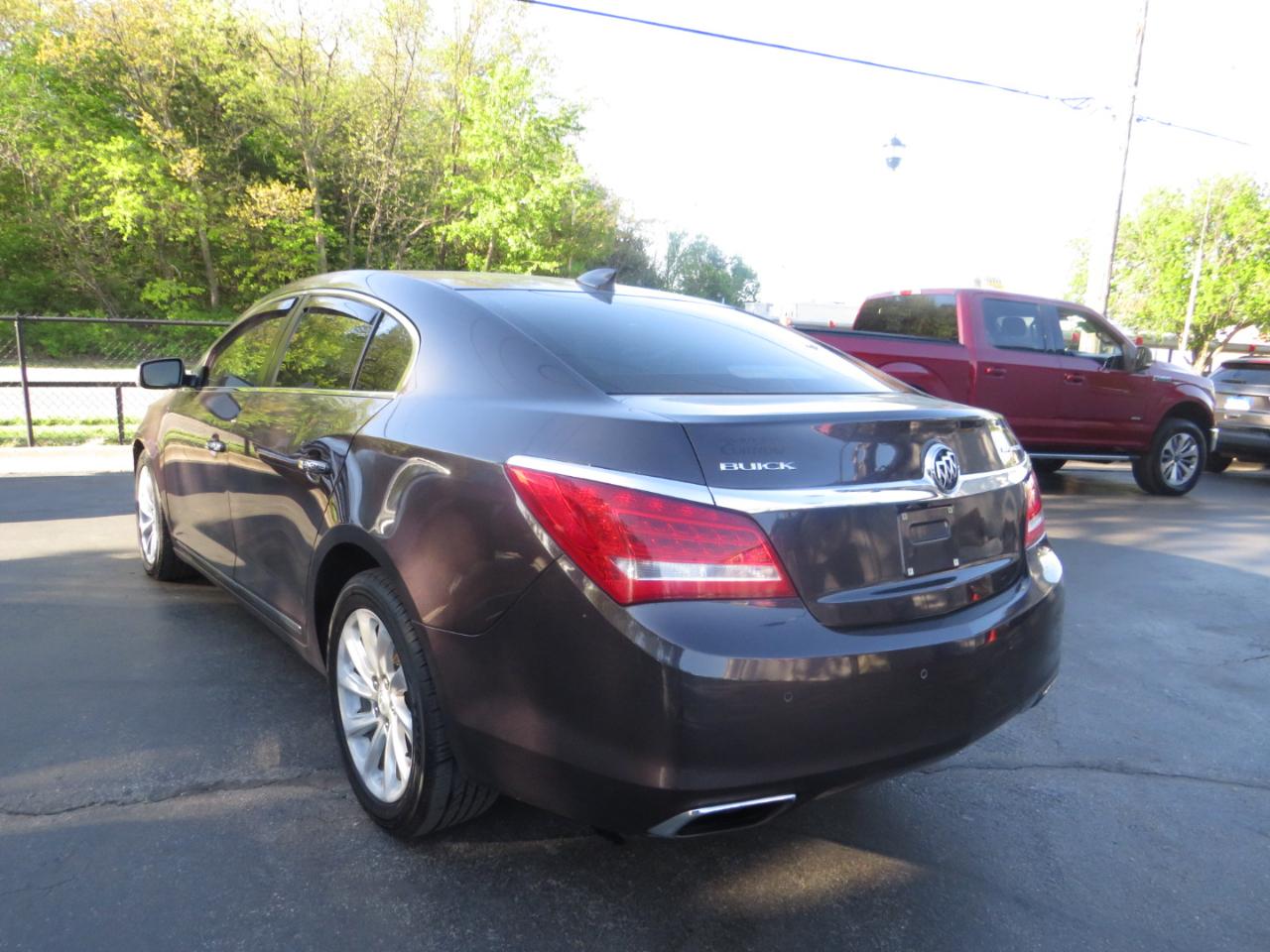 Buick LaCrosse 4dr Sdn Leather FWD 2015