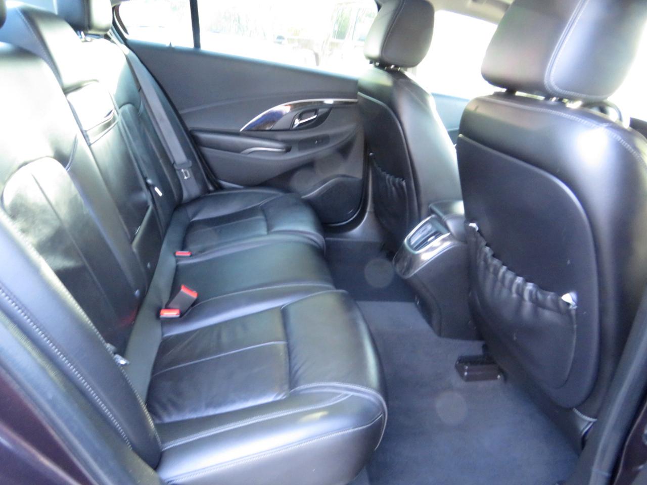 Buick LaCrosse 4dr Sdn Leather FWD 2015