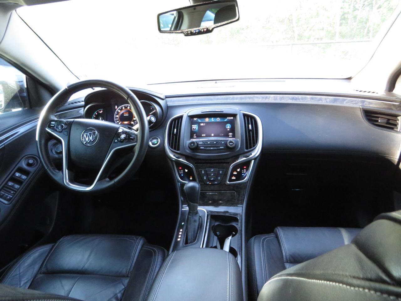 Buick LaCrosse 4dr Sdn Leather FWD 2015