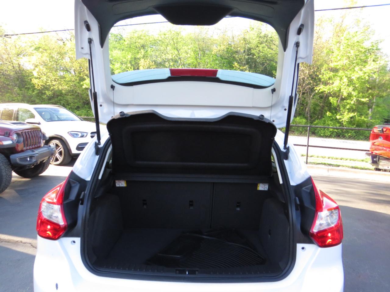 Ford Focus 5dr HB SE 2013