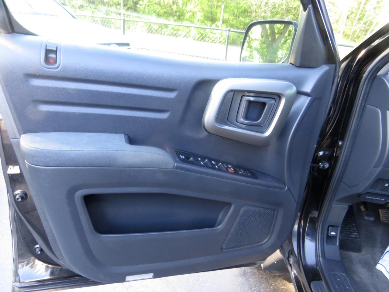 Honda Ridgeline 4WD Crew Cab RTS 2011