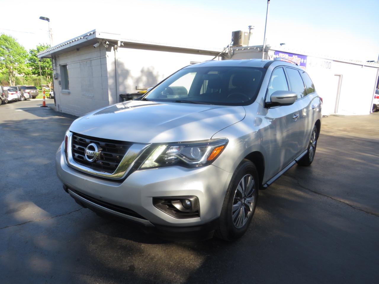 Nissan Pathfinder 4x4 SV 2020