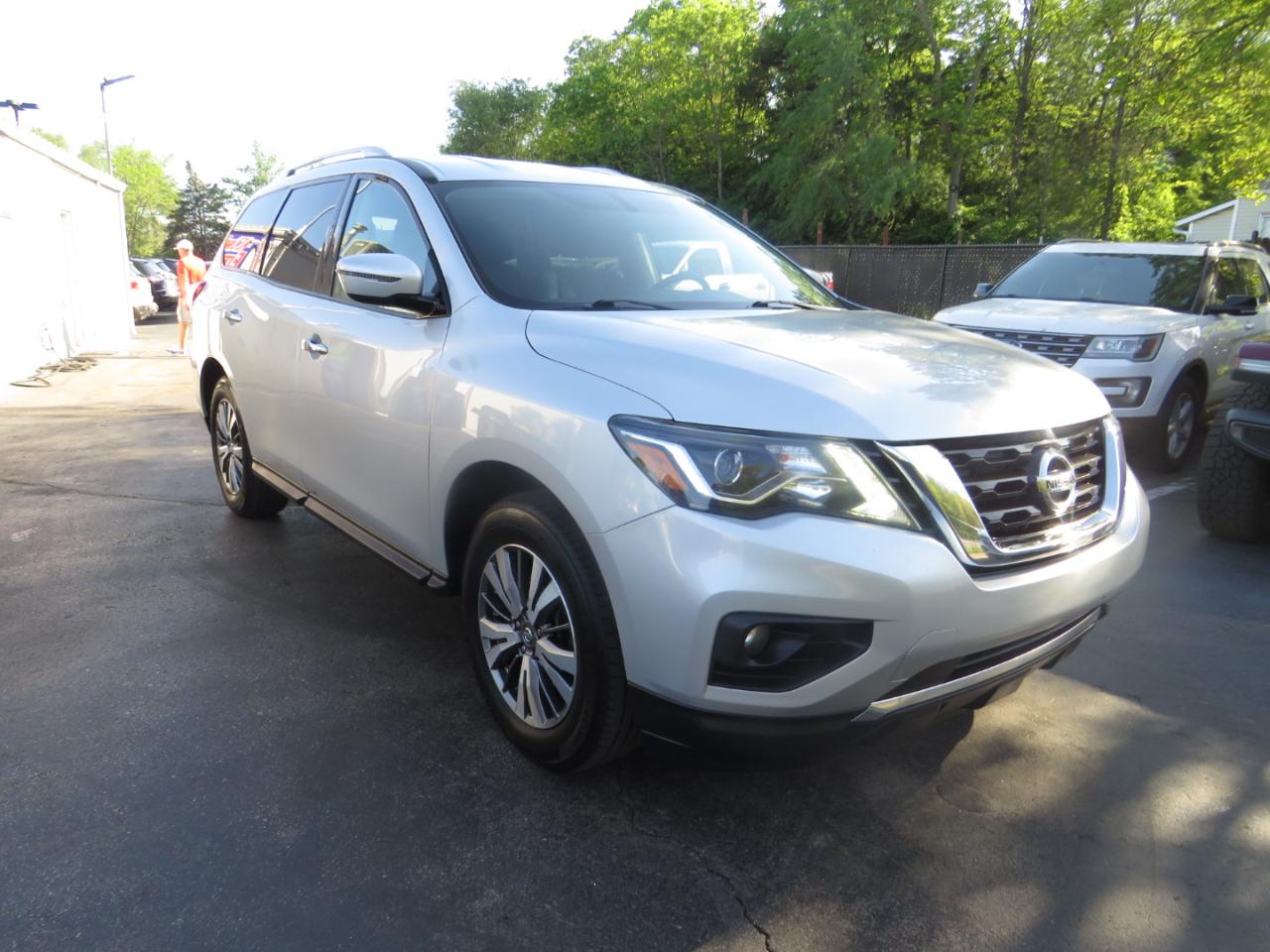 Nissan Pathfinder 4x4 SV 2020