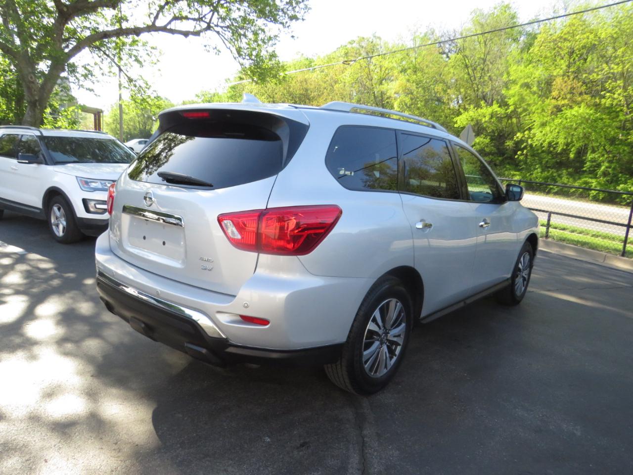 Nissan Pathfinder 4x4 SV 2020