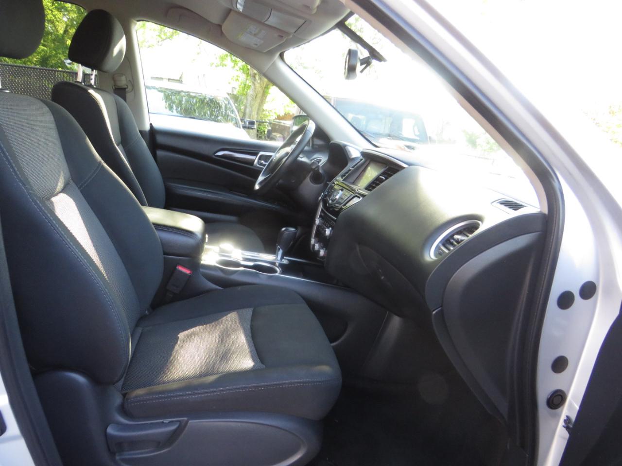 Nissan Pathfinder 4x4 SV 2020