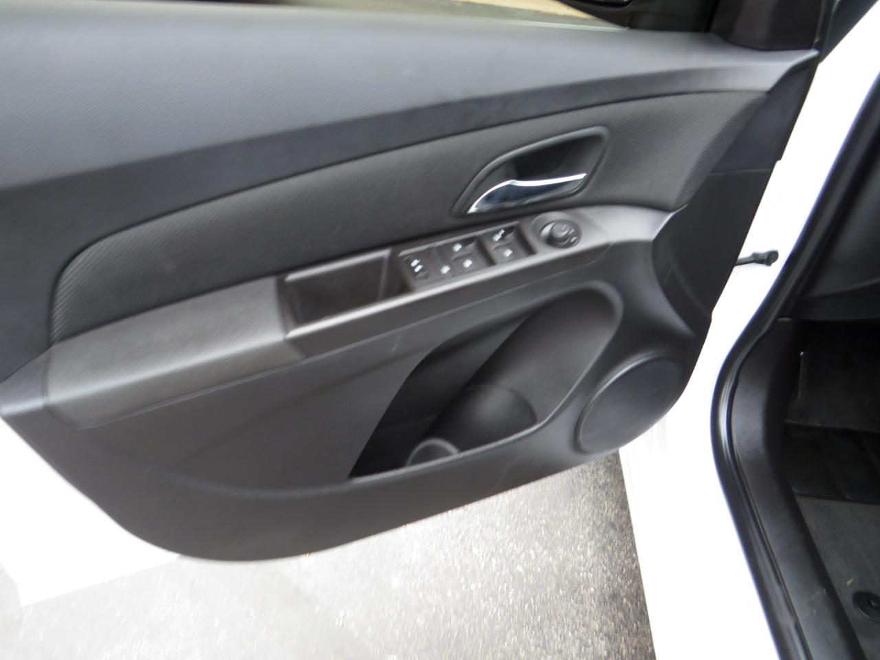 Chevrolet Cruze Limited 4dr Sdn Auto LT w/1LT 2016