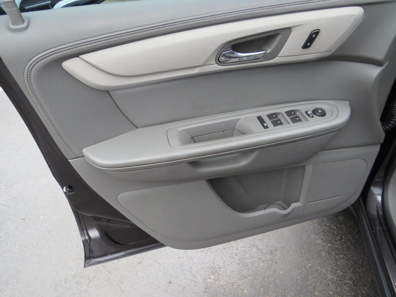 Chevrolet Traverse FWD 4dr LS w/1LS 2016