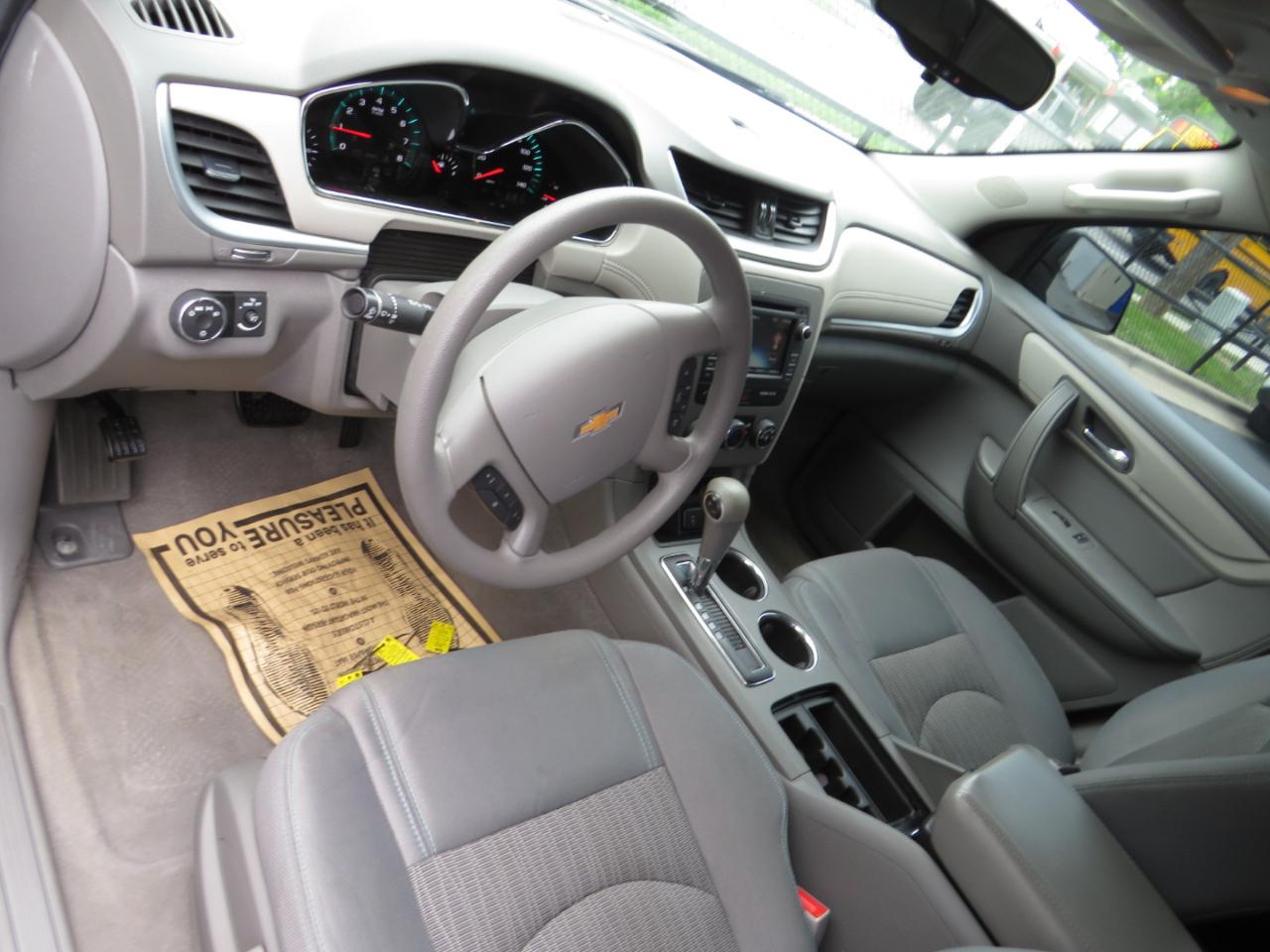 Chevrolet Traverse FWD 4dr LS w/1LS 2016