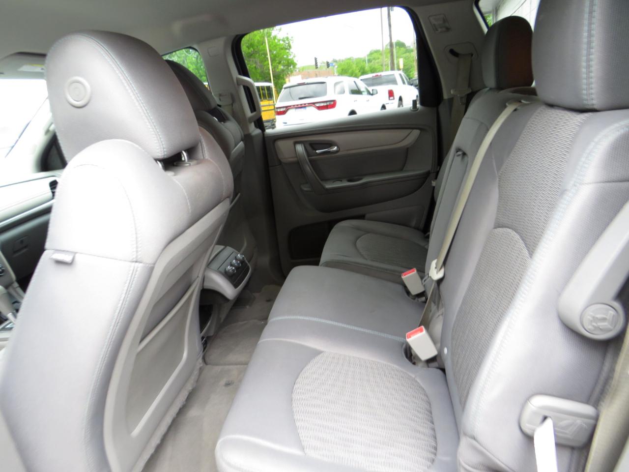 Chevrolet Traverse FWD 4dr LS w/1LS 2016