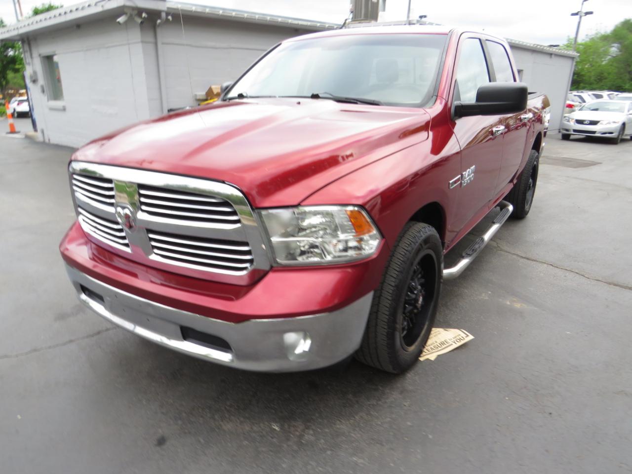 RAM 1500 4WD Crew Cab 140.5" Big Horn 2015