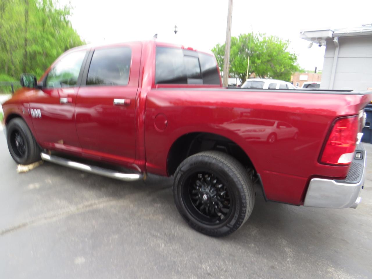 RAM 1500 4WD Crew Cab 140.5" Big Horn 2015