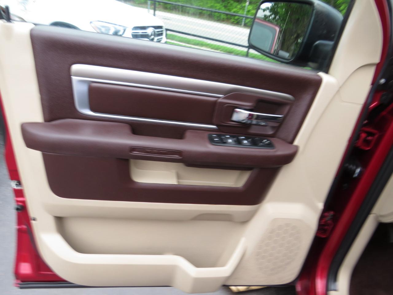 RAM 1500 4WD Crew Cab 140.5" Big Horn 2015