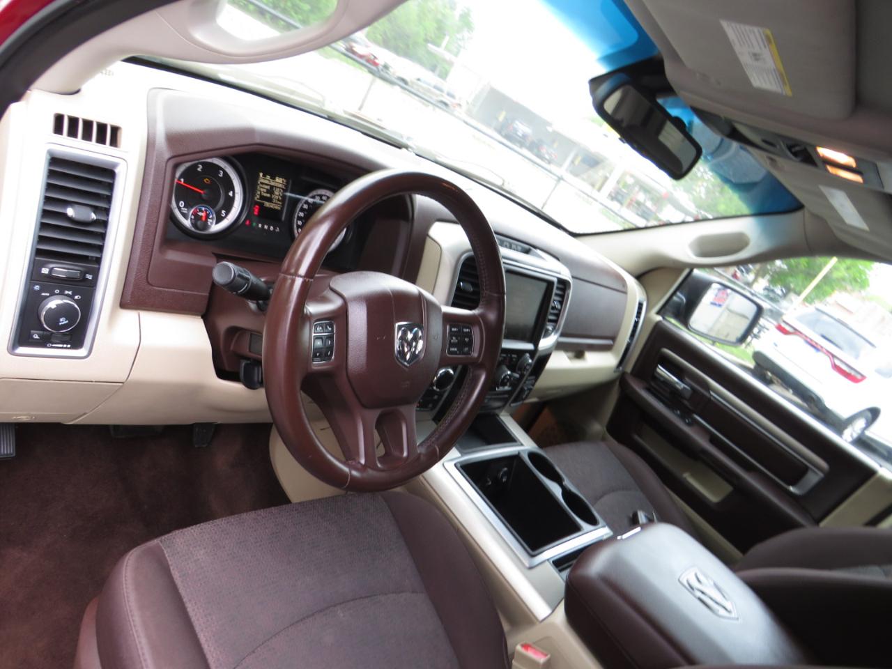 RAM 1500 4WD Crew Cab 140.5" Big Horn 2015