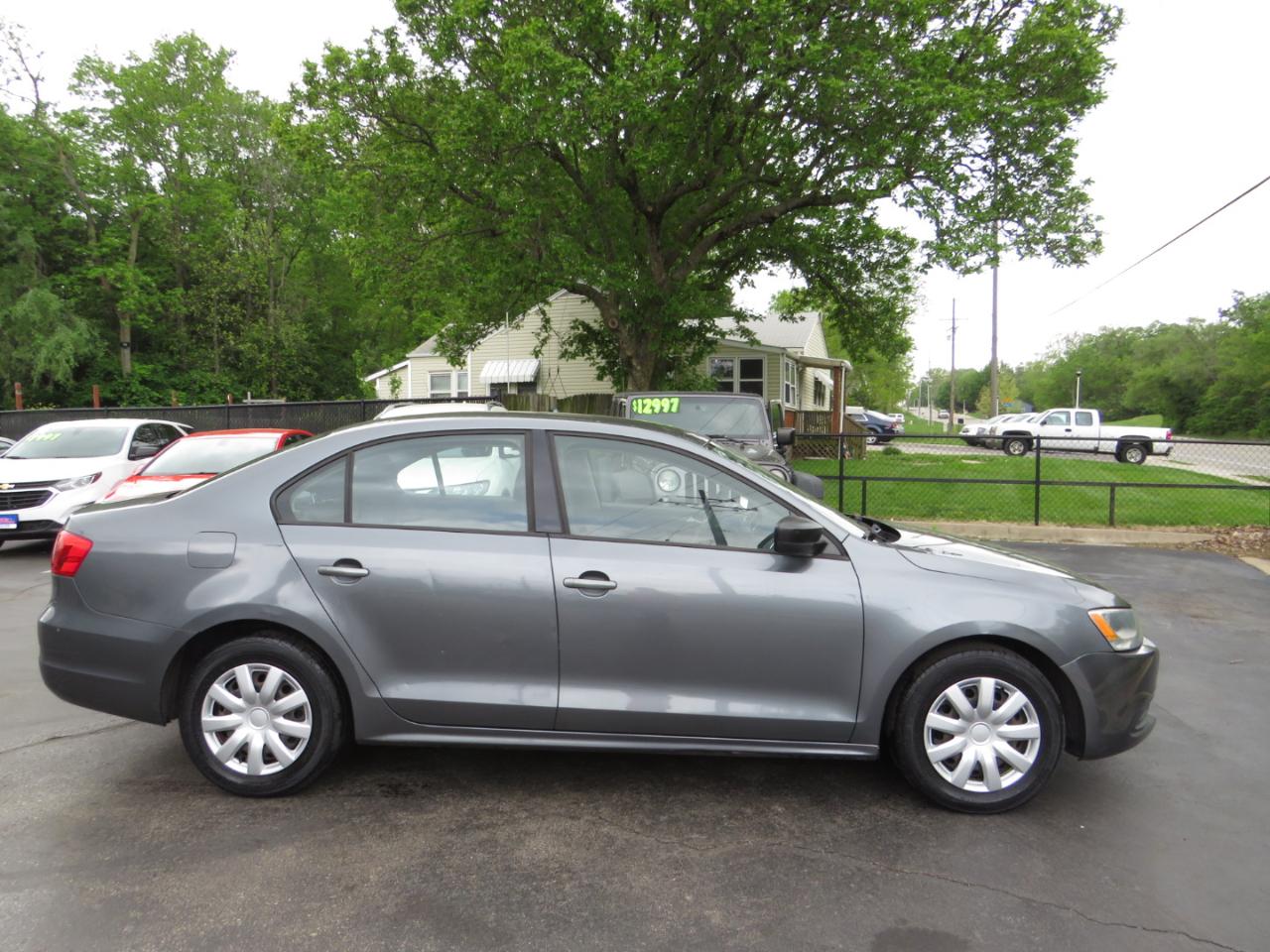Volkswagen Jetta Sedan 4dr Auto S w/Sunroof 2012