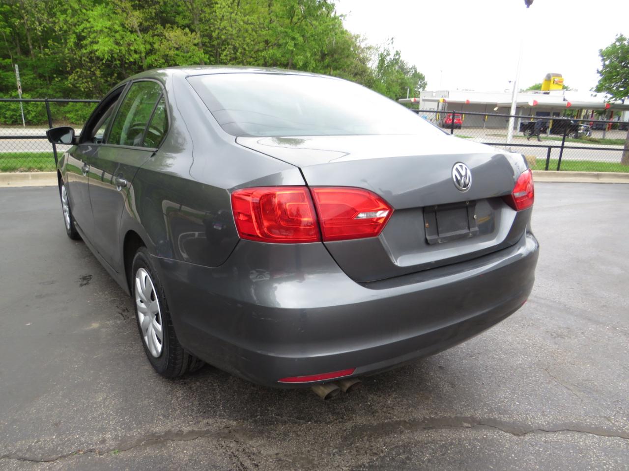Volkswagen Jetta Sedan 4dr Auto S w/Sunroof 2012