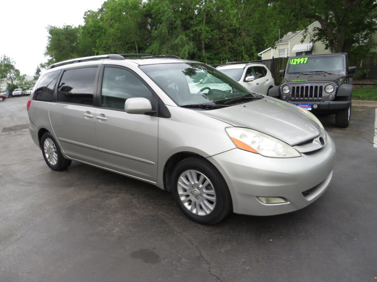 Toyota Sienna 5dr 7-Pass Van XLE FWD (Natl) 2008