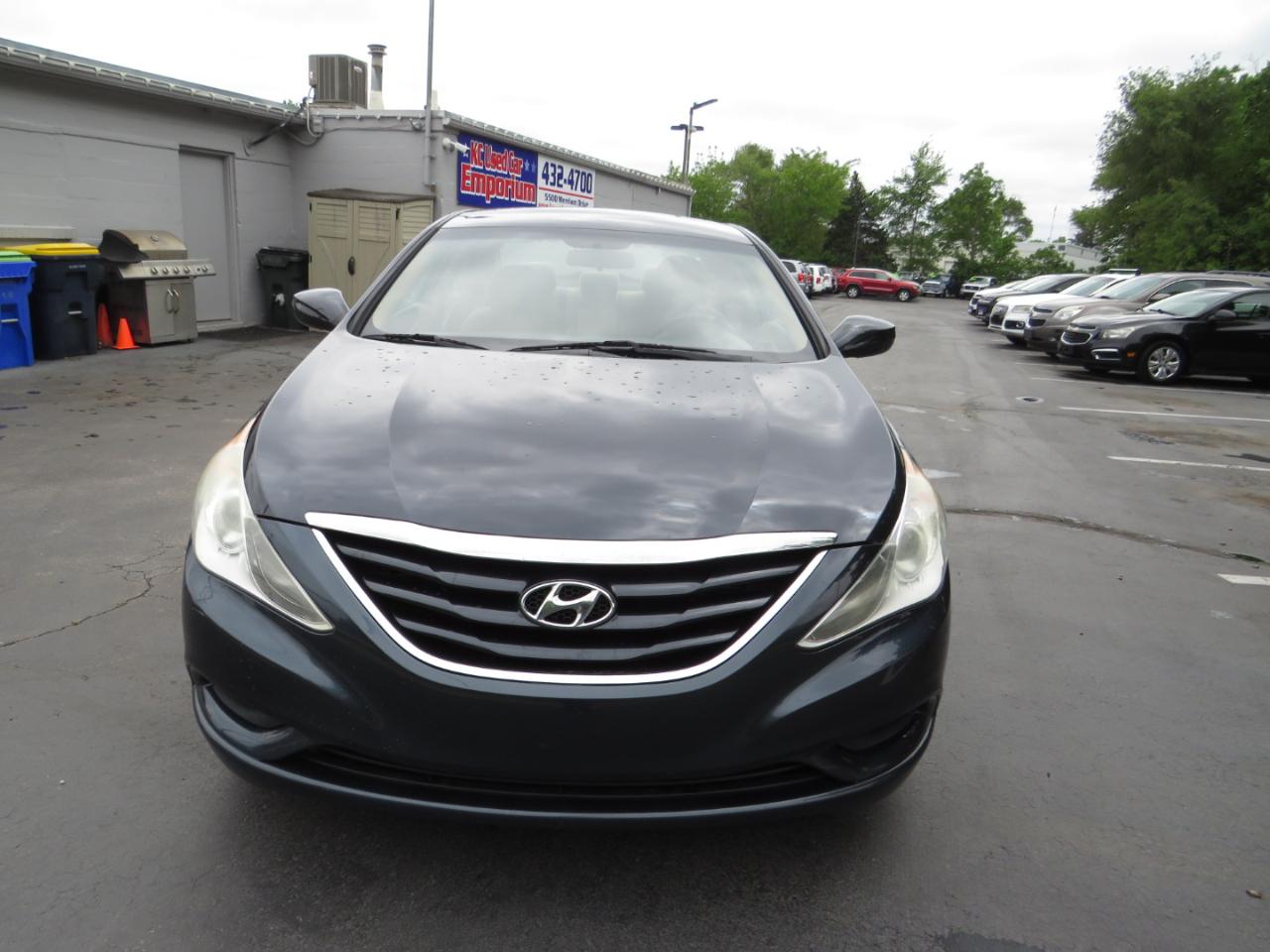 Hyundai Sonata 4dr Sdn 2.4L Auto GLS 2011