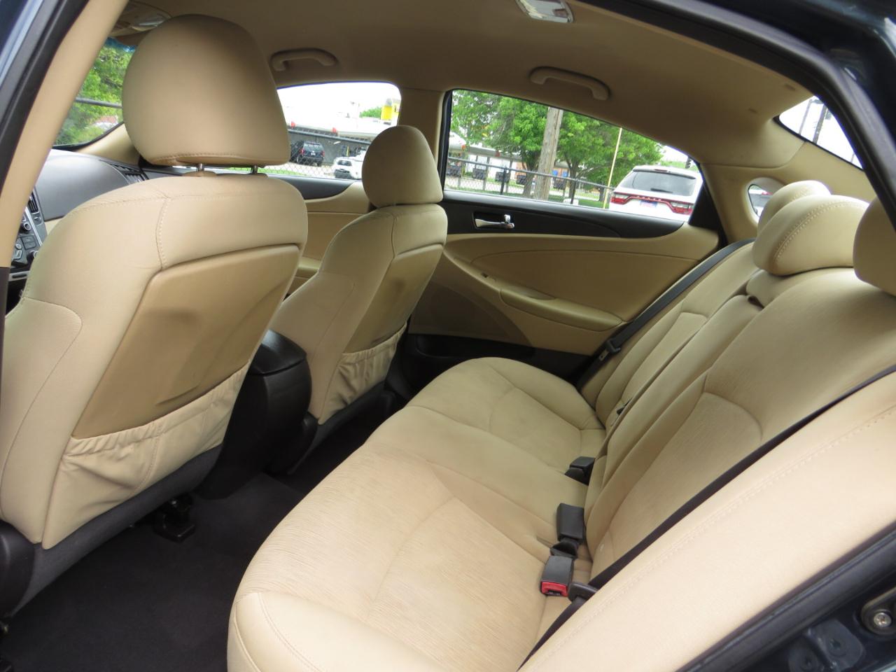 Hyundai Sonata 4dr Sdn 2.4L Auto GLS 2011