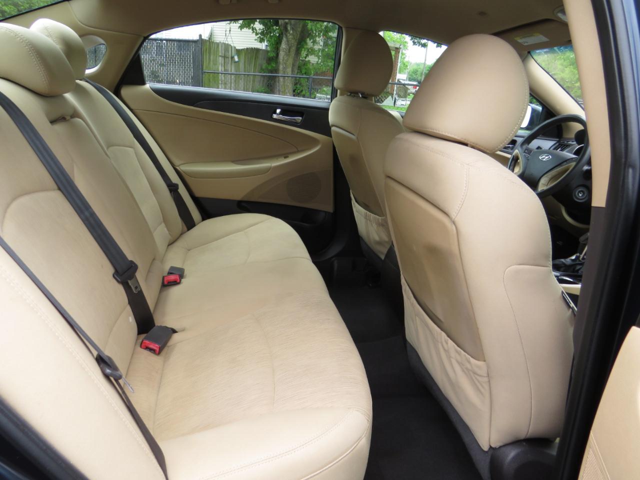 Hyundai Sonata 4dr Sdn 2.4L Auto GLS 2011